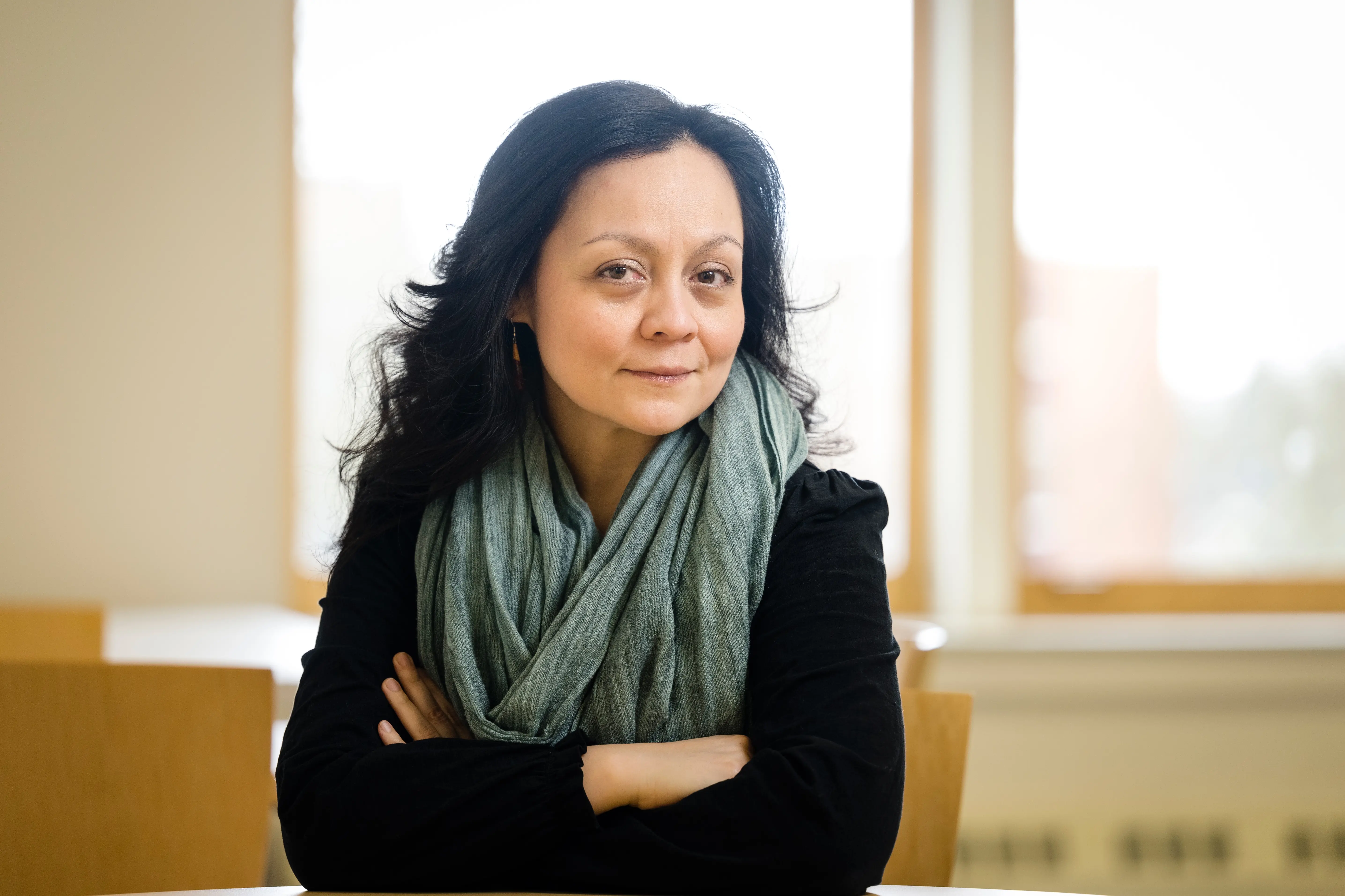 Portrait of Soria Colomer with her arms crossed